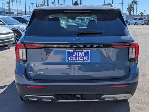 Used 2025 Ford Explorer Active w/ Active Comfort Package image 3