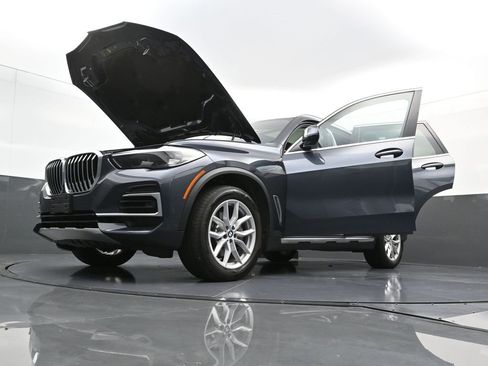 Used 2022 BMW X5 xDrive40i w/ Parking Assistance Package image 39