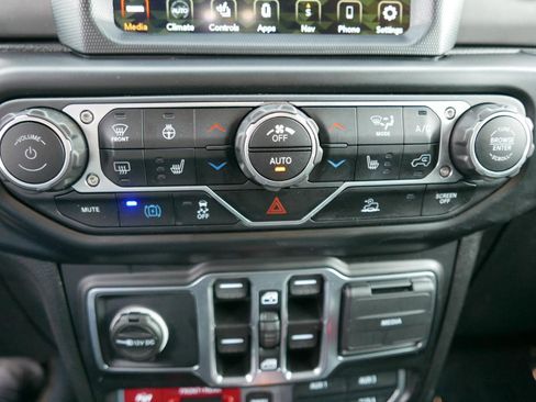 Used 2021 Jeep Wrangler Unlimited Rubicon 4xe w/ Cold Weather Group AWD/4WD image 16