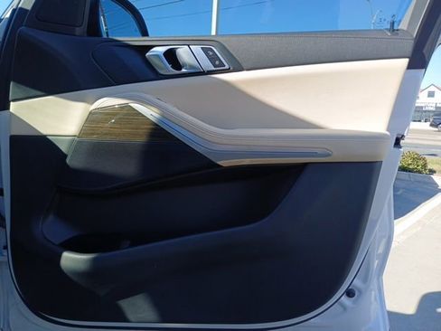 Used 2021 BMW X5 sDrive40i image 17