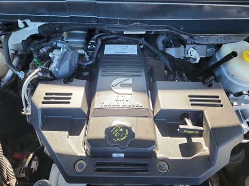 Used 2024 RAM 3500 Tradesman w/ Chrome Appearance Group AWD/4WD image 23
