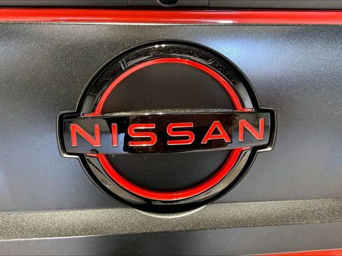 Used 2025 Nissan Frontier PRO-4X image 39