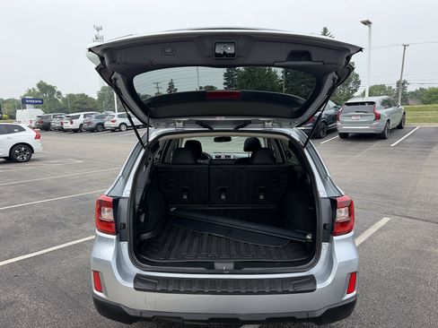 Used 2017 Subaru Outback 2.5i Limited w/ Popular Package #5 AWD/4WD image 11