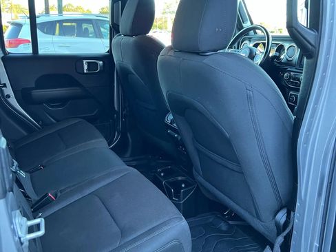 Used 2020 Jeep Gladiator Overland image 22