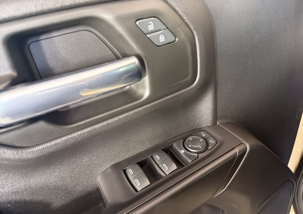 Used 2023 Chevrolet Silverado 1500 Custom Trail Boss w/ LPO, Dark Essentials Package AWD/4WD image 17