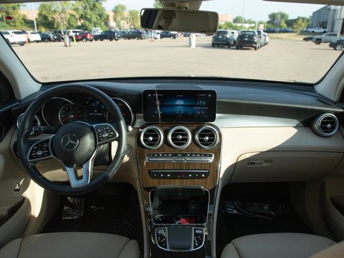Used 2020 Mercedes-Benz GLC 300 4MATIC image 11