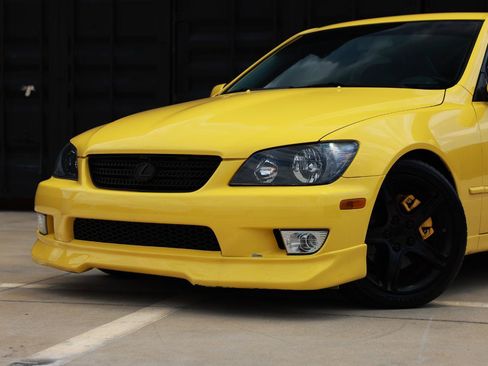 Used 2003 Lexus IS 300 w/ Power & Leather Pkg RWD image 37