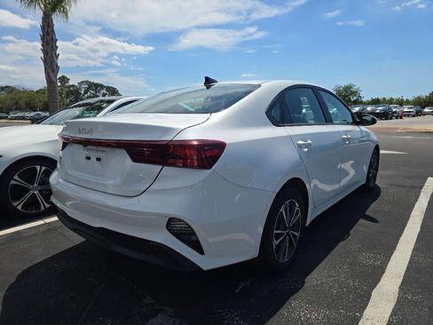 Certified 2024 Kia Forte LXS FWD image 9