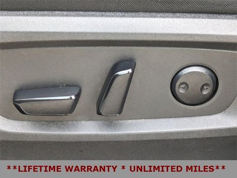 Used 2022 Nissan Pathfinder SV image 22