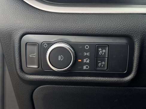 Used 2022 Ford Explorer XLT w/ Equipment Group 202A image 21