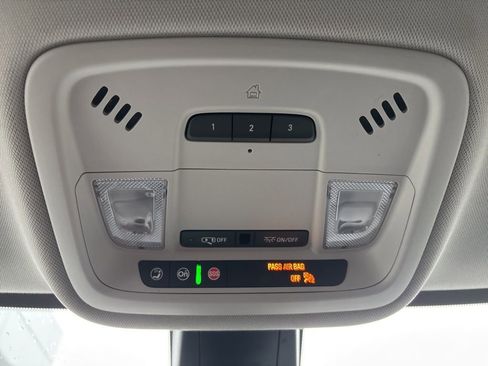 Certified 2021 Chevrolet Traverse RS w/ LPO, Floor Liner Package image 38