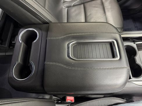 Used 2022 GMC Yukon XL Denali image 29