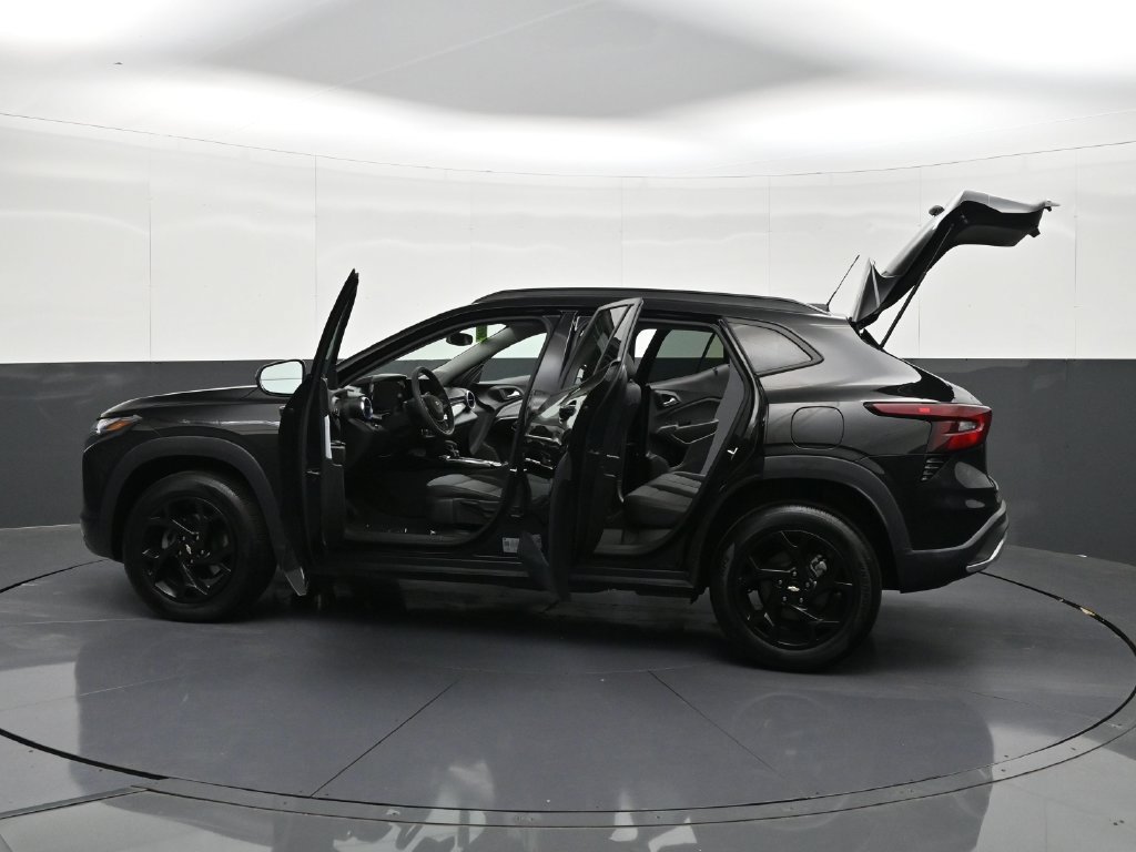 Certified 2026 Chevrolet Trax LT FWD image 40