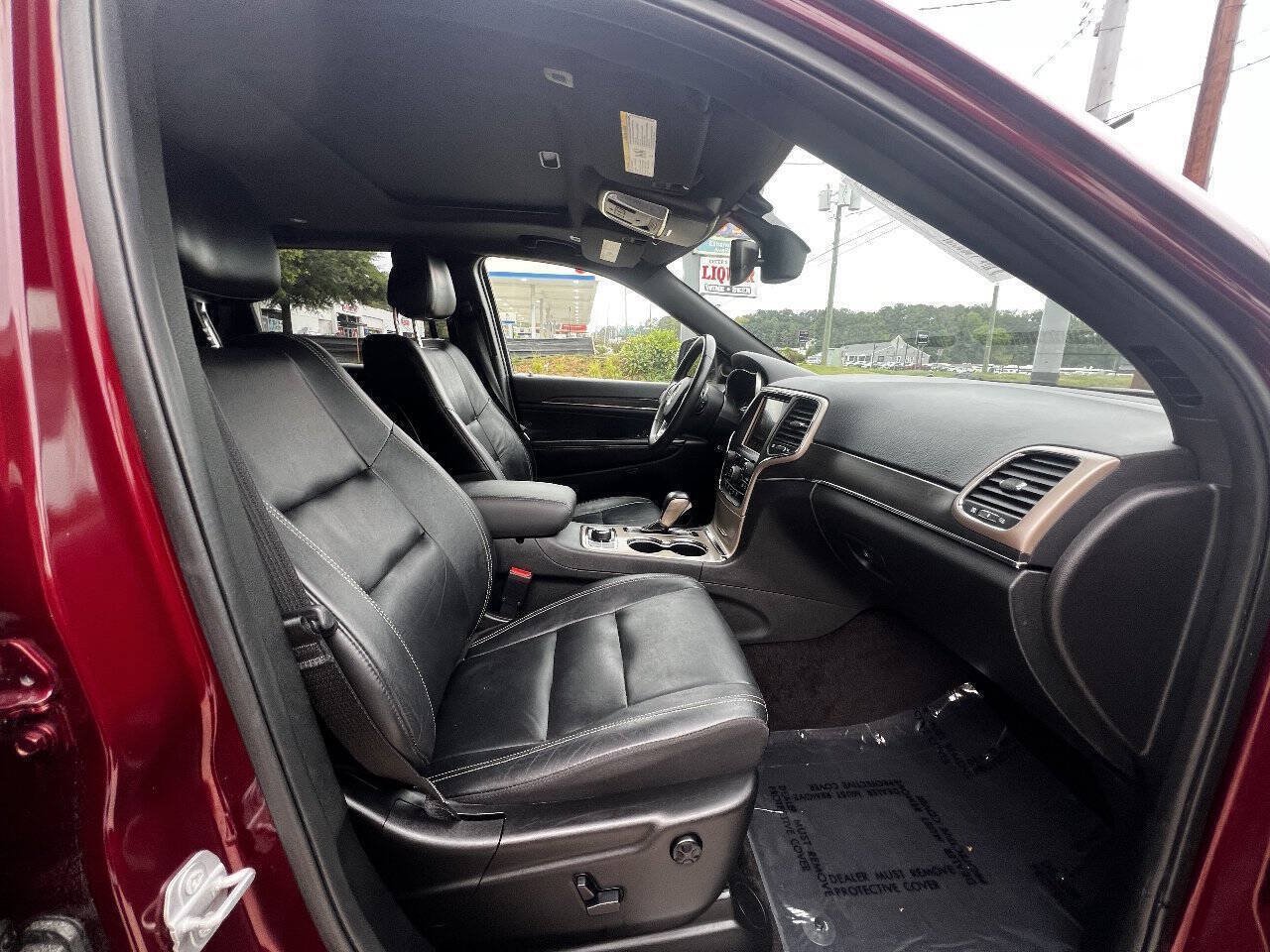 Used 2017 Jeep Grand Cherokee Limited AWD/4WD image 12