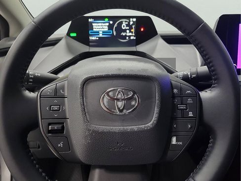 Certified 2025 Toyota Prius LE FWD image 20
