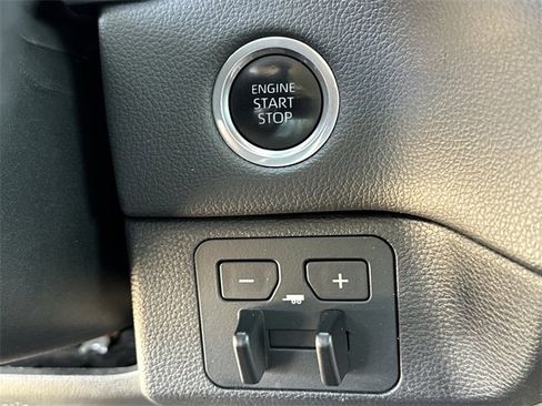 Used 2023 Toyota Tundra Limited image 23