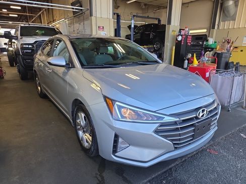 Used 2020 Hyundai Elantra SEL FWD image 4