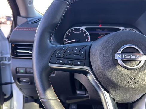 Used 2024 Nissan Sentra SR w/ SR Premium Package image 18