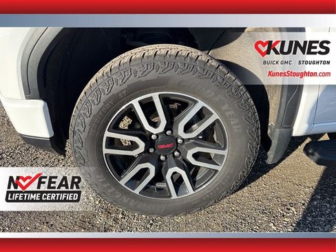 Used 2022 GMC Sierra 1500 AT4 w/ AT4 Preferred Package AWD/4WD image 16