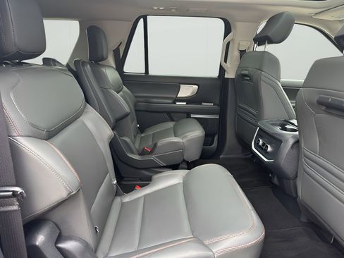 Used 2025 Ford Expedition Max Active image 32