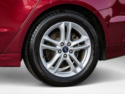 Used 2018 Ford Fusion SE w/ Fusion SE Technology Package image 54