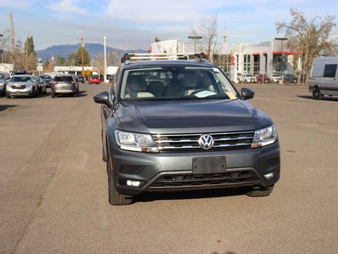 Used 2021 Volkswagen Tiguan SEL image 3