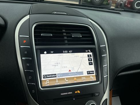 Used 2017 Lincoln MKX Reserve w/ Driver Assistance Package image 36