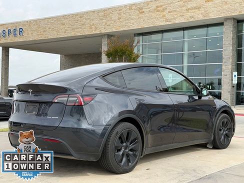 Used 2024 Tesla Model Y Long Range AWD/4WD image 18