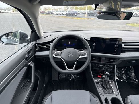 New 2026 Volkswagen Jetta SE FWD image 15