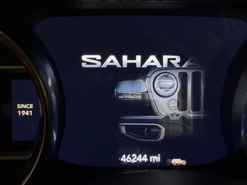 Used 2018 Jeep Wrangler Unlimited Sahara w/ Uconnect 4C Nav & Sound Group AWD/4WD image 69