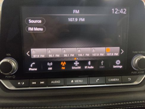 Used 2021 Nissan Rogue SV FWD image 25