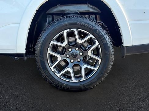 Used 2025 RAM 1500 Laramie AWD/4WD image 32