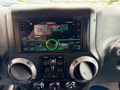 Used 2015 Jeep Wrangler Unlimited Sport w/ Quick Order Package 24S AWD/4WD image 14