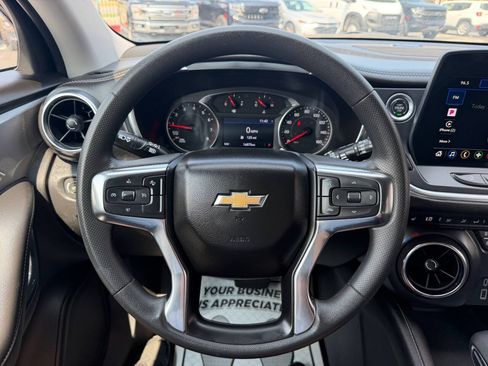 Used 2025 Chevrolet Blazer LT FWD image 13