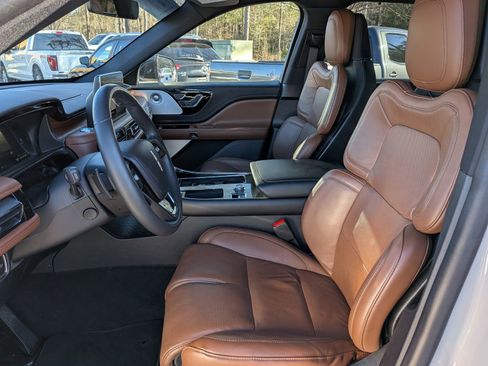 Certified 2022 Lincoln Aviator Reserve w/ Equipment Group 201A image 24