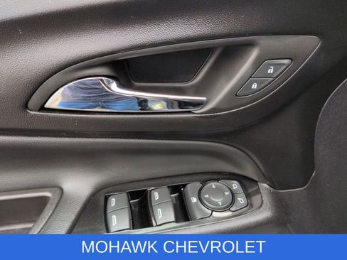 Used 2024 Chevrolet Equinox Premier AWD/4WD image 25