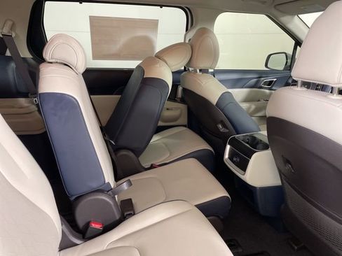 New 2026 Kia Carnival EX image 17