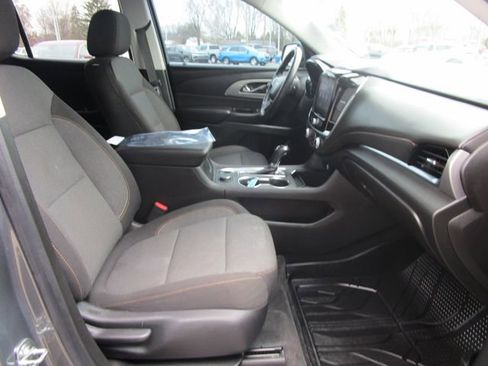 Used 2020 Chevrolet Traverse LT image 26