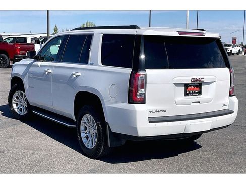 Used 2018 GMC Yukon SLT w/ Open Road Package AWD/4WD image 13