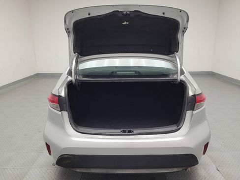 Used 2021 Toyota Corolla LE image 29