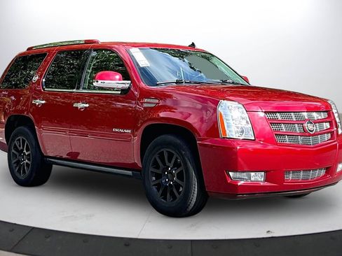 Used 2014 Cadillac Escalade Premium AWD/4WD image 2