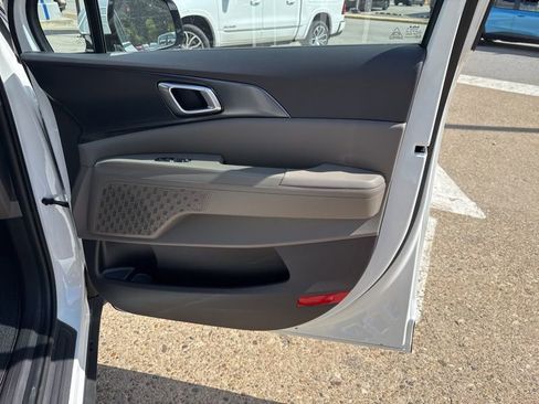 New 2026 Kia Carnival LX image 19