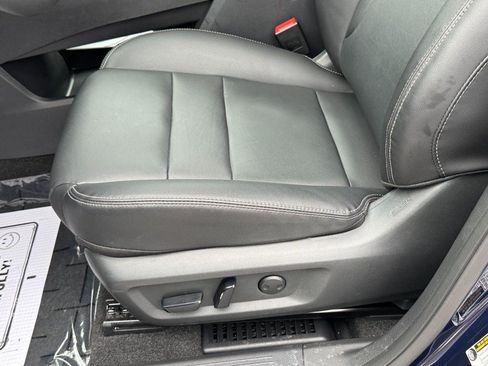 Used 2024 Nissan Rogue SL w/ SL Premium Package FWD image 25
