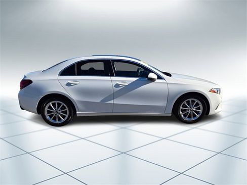 Used 2021 Mercedes-Benz A 220 image 3