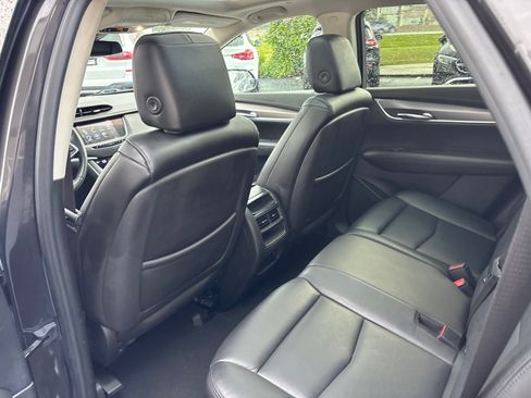 Used 2018 Cadillac XT5 Luxury w/ Driver Awareness Package FWD image 26
