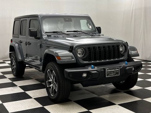 Certified 2024 Jeep Wrangler Unlimited AWD/4WD image 2