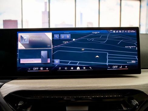 Used 2025 BMW 230i xDrive Coupe image 18