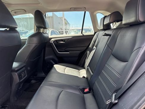 Used 2019 Toyota RAV4 XLE Premium FWD image 11