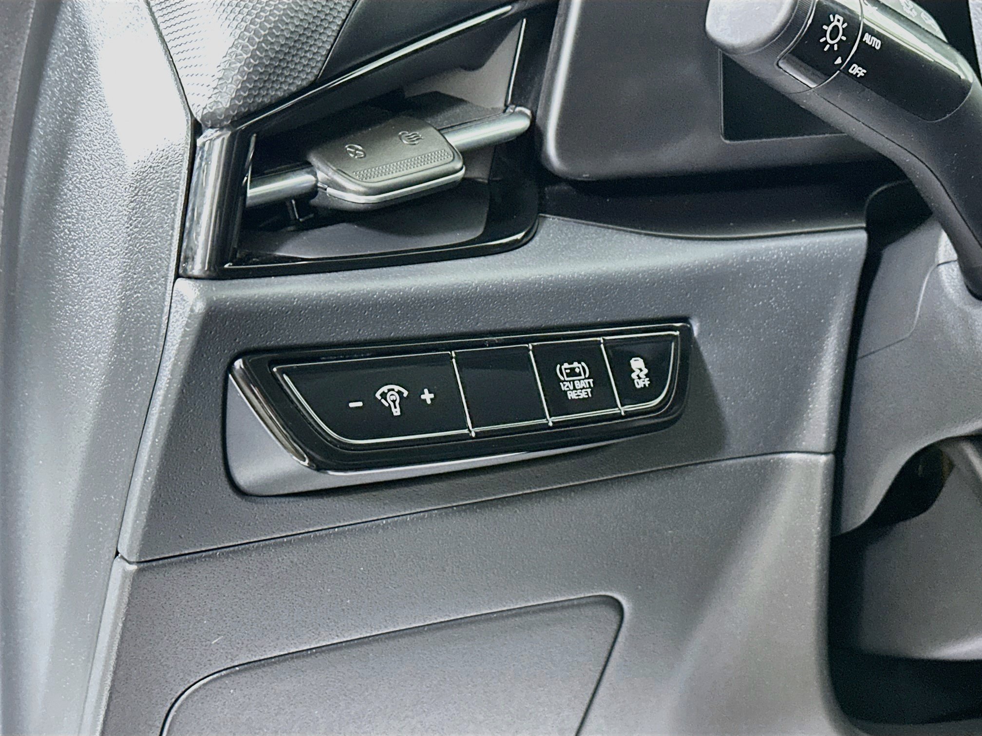 Certified 2026 Kia Niro LX FWD image 10