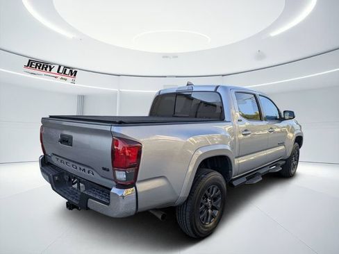Used 2021 Toyota Tacoma SR5 RWD image 3